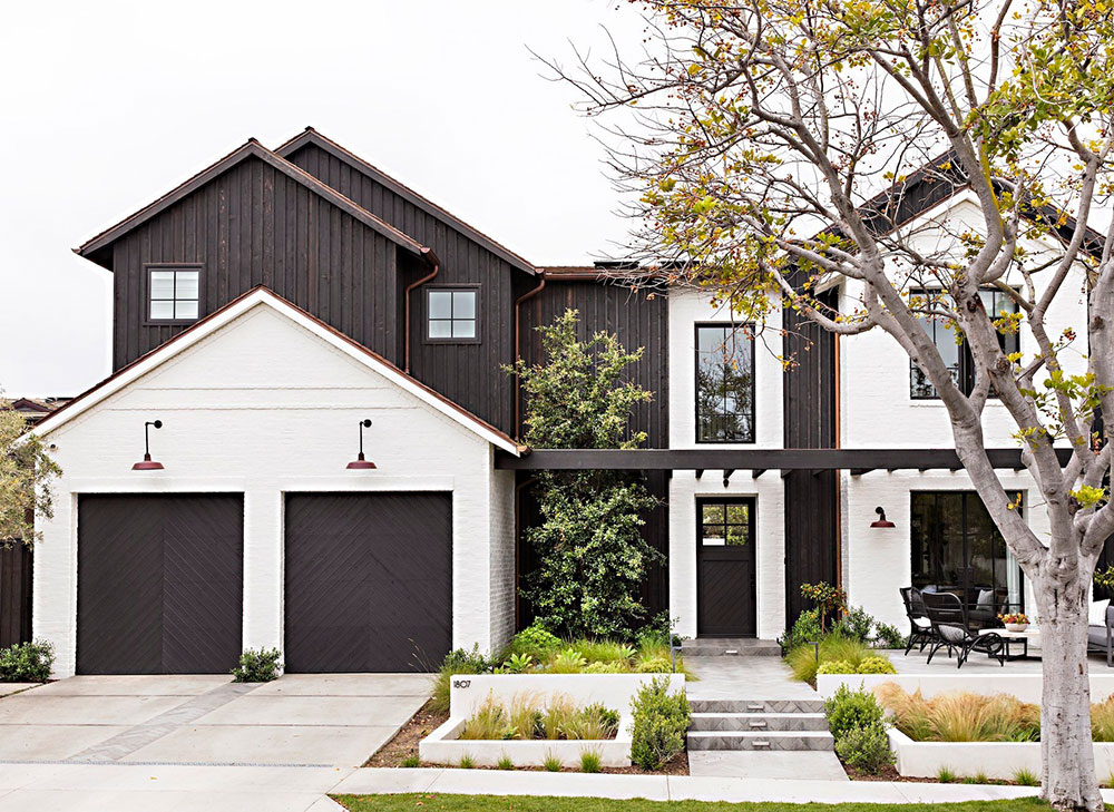 Beautiful Black And White House With A Terrace For A Family In 